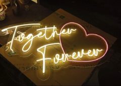 Choosing the Right Custom Outdoor Neon Sign for Your Business Location